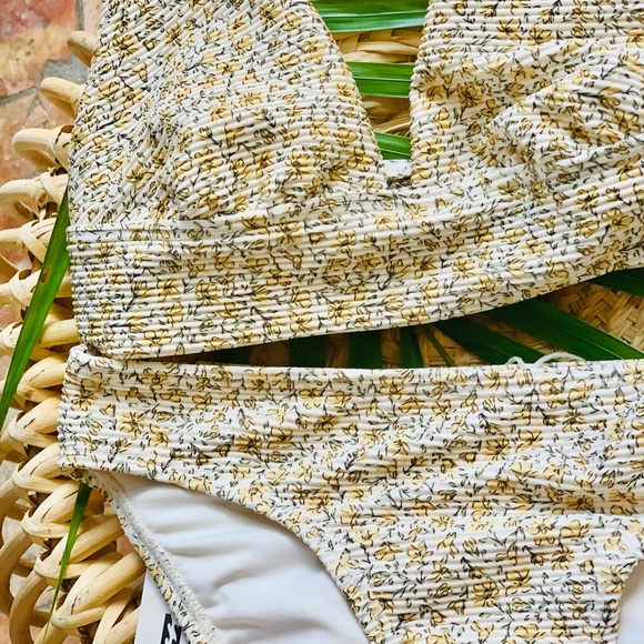 Billabong 🌴 Summer Love Plunge Bikini 2 Piece Set - Picture 4 of 15